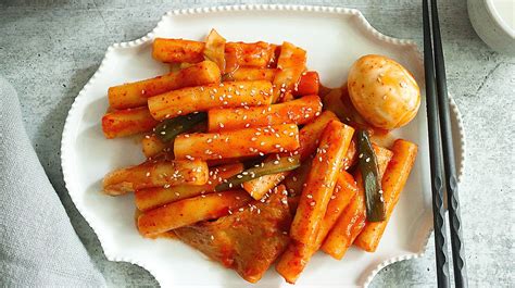  Ddeokbokki: Kotitekoinen herkku ja katupöydän klassikko!